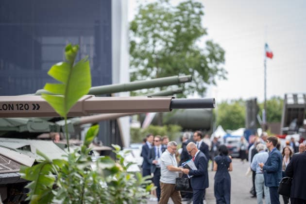 Messestand des Rüstungskonzerns KNDS;Rüstungsmesse Eurosatory 2026 in Parc des Expositions de Paris Nord Villepinte, Villepinte Paris France Parc des Expositions de Paris No *** Exhibition booth of the defense contractor KNDS at the Eurosatory 2026 defense exhibition at the Parc des Expositions de Paris Nord Villepinte, Villepinte, Paris, France, Parc des Expositions de Paris No.,detected_source_language