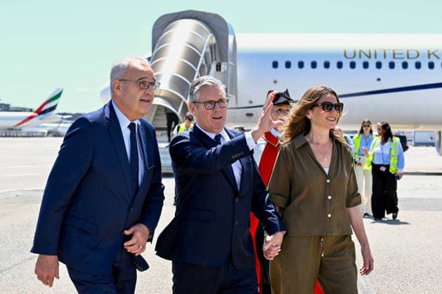 British Prime Minister Kier Starmer arrives in Geneva, Switzerland, on Monday, June 15, 2026, to attend the G7 Summit in Evian, France. Upon his arrival at Geneva airport, he was welcomed by the President of the Swiss Confederation, Guy Parmelin.  WAX2026061506 SWITZERLANDxFDFA