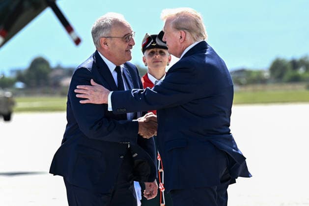United States President Donald J. Trump arrives in Geneva, Switzerland, on Monday, June 15, 2026, to attend the G7 Summit in Evian, France. Upon his arrival at Geneva airport, he was welcomed by the President of the Swiss Confederation, Guy Parmelin.  WAX2026061508 SWITZERLANDxFDFA