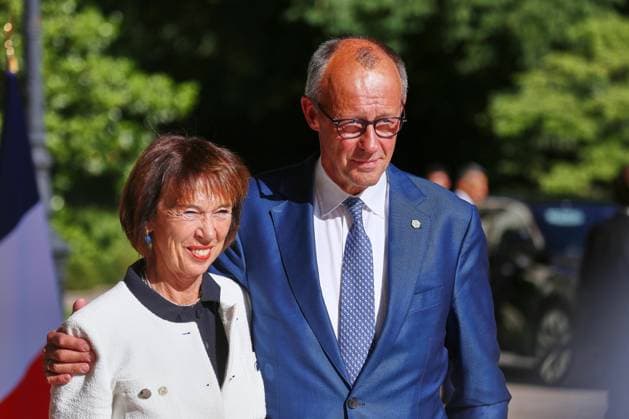 Évian-les-Bains, Frankreich, 15.06.2026: G7-Gipfel: Charlotte Merz und Bundeskanzler Friedrich Merz (CDU) kommen an *** Évian-les-Bains, France, June 15, 2026 G7 Summit Copyright: xdtsxNachrichtenagenturx dts_123122