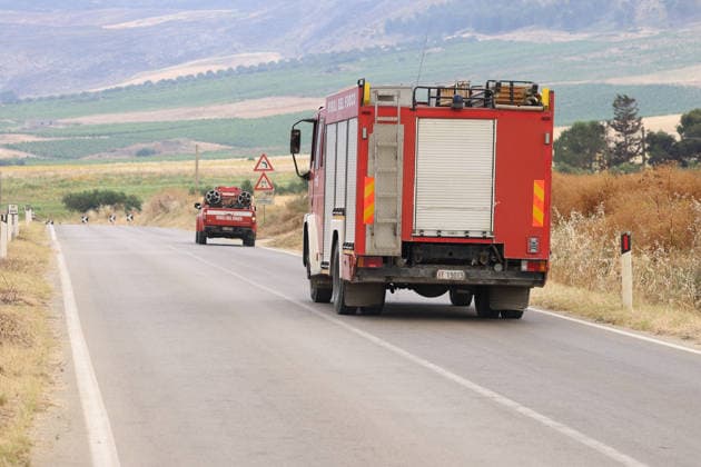 IPA85724859 - A LARGE MOUNTAIN FIRE IN SALEMI, NEAR TRAPANI, HAS BEEN BURNING FOR THREE DAYS; 1,200 HECTARES OF FOREST HAVE GONE UP IN SMOKE (photo: firefighters)  Copyright: xAlbertoxLoxBiancox xAlbertoxLoxBianco Fotogrammax 85724859