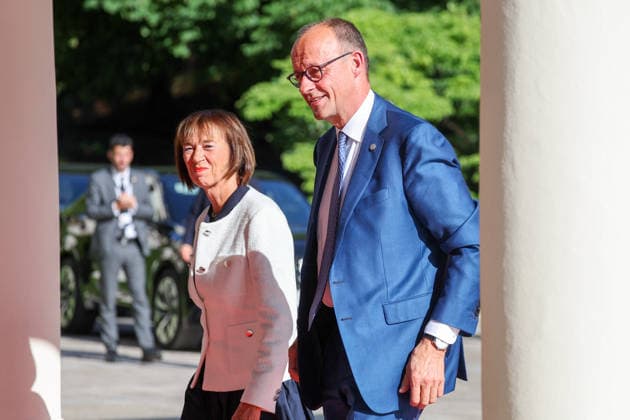 German Chancellor Friedrich Merz and his wife, Charlotte Merz, arrive at the Hotel Royal, Evian Resort, for the G7 Leaders Summit in Évian-les-Bains, France, on June 15, 2026 Dominique Jacovides Bestimage Germany’s Chancellor Friedrich Merz and his wife, Charlotte Merz, arrive for the G7 Leaders Summit at the Hotel Royal, Evian Resort in Evian-les-Bains, France, on June 15, 2026 Evian-les-Bains France,detected_source_language  Copyright: xDOMINIQUExJACOVIDESx xBESTIMAGExDOMINIQUExJACOVIDESx xBESTIMAGEx