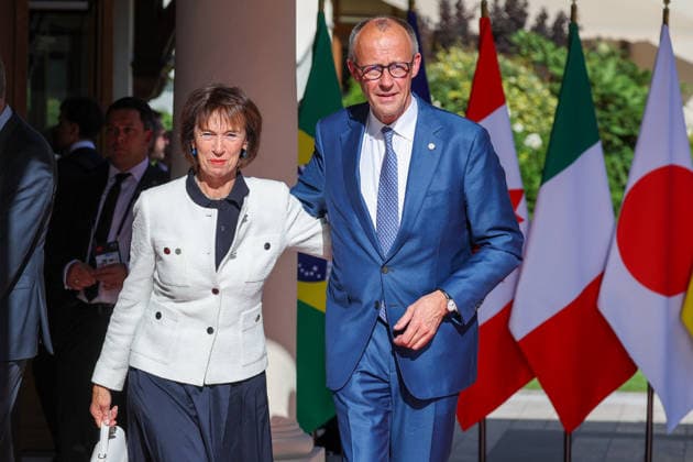 German Chancellor Friedrich Merz and his wife, Charlotte Merz, arrive at the Hotel Royal, Evian Resort, for the G7 Leaders Summit in Évian-les-Bains, France, on June 15, 2026 Dominique Jacovides Bestimage Germany’s Chancellor Friedrich Merz and his wife, Charlotte Merz, arrive for the G7 Leaders Summit at the Hotel Royal, Evian Resort in Evian-les-Bains, France, on June 15, 2026 Evian-les-Bains France,detected_source_language  Copyright: xDOMINIQUExJACOVIDESx xBESTIMAGExDOMINIQUExJACOVIDESx xBESTIMAGEx