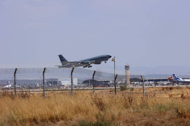 (260615) -- TEL AVIV, June 15, 2026 -- An American military aerial refueling tanker takes off from Ben Gurion Airport in Israel, June 15, 2026. (Photo by Xinhua) ISRAEL-BEN GURION AIRPORT-REFUELING TANKER GilxCohenxMagen 