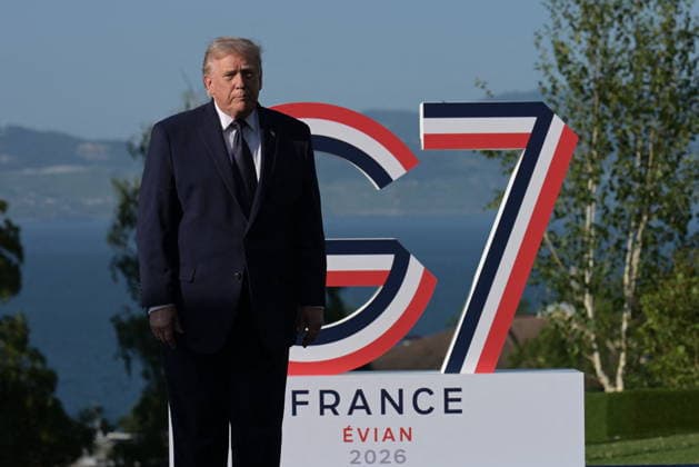 RECORD DATE NOT STATED G7 Summit - Welcoming Ceremony By President Macron And Wife U.S. President Donald Trump at the official welcoming ceremony hosted by French President Emmanuel Macron (not pictured) and his wife First Lady of France, Brigitte Macron (not pictured) during G7 Summit at the Hotel Royal in Evian-les-Bains, France on June 15, 2026. A G7 summit is set to take place June 15 to 17 in the French town of Evian-les-Bains near Switzerland and it will be attended by country leaders as well as the EU s foreign policy chief and ministers from Brazil, Canada, the United Arab Emirates and Turkey. Photo by Ammar Abd Rabbo ABACAPRESS.COM Evian-les-Bains France  Copyright: xAbdxRabboxAmmar ABACAx
