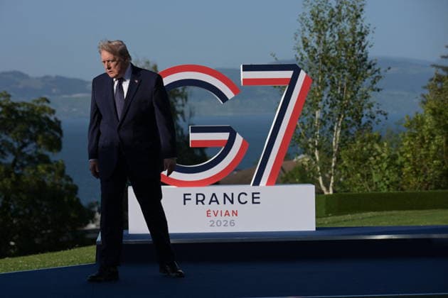 RECORD DATE NOT STATED G7 Summit - Welcoming Ceremony By President Macron And Wife U.S. President Donald Trump at the official welcoming ceremony hosted by French President Emmanuel Macron (not pictured) and his wife First Lady of France, Brigitte Macron (not pictured) during G7 Summit at the Hotel Royal in Evian-les-Bains, France on June 15, 2026. A G7 summit is set to take place June 15 to 17 in the French town of Evian-les-Bains near Switzerland and it will be attended by country leaders as well as the EU s foreign policy chief and ministers from Brazil, Canada, the United Arab Emirates and Turkey. Photo by Ammar Abd Rabbo ABACAPRESS.COM Evian-les-Bains France  Copyright: xAbdxRabboxAmmar ABACAx