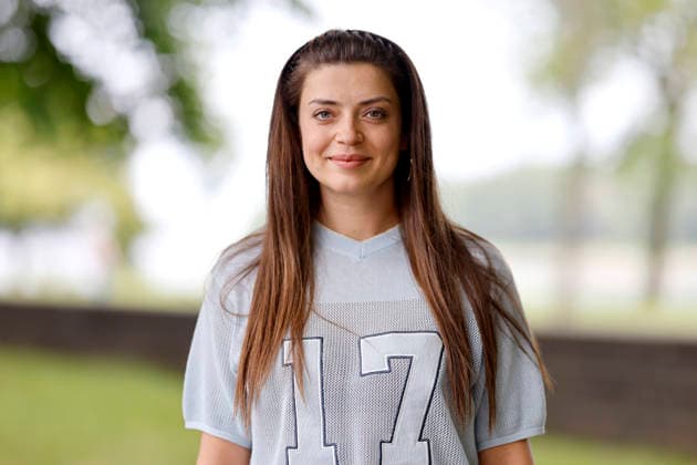 Schauspielerin Altine Emini (Rolle: Teamassistentin Samira Leka Sam) bei einem Set-Termin zur ZDF-Krimi-Serie WaPo Duisburg in Niehl. Köln, 15.06.2026 NRW Deutschland *** Actress Altine Emini as Samira Leka Sam, a production assistant, at a filming location for the ZDF crime series WaPo Duisburg in Niehl, Cologne, June 15, 2026, North Rhine-Westphalia, Germany,detected_source_language Copyright: xChristophxHardtx