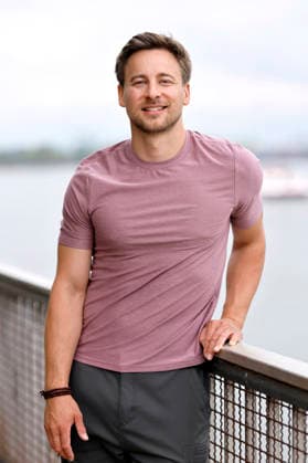 Schauspieler Timmi Trinks (Rolle: Bootsführer Mark Neumann) bei einem Set-Termin zur ZDF-Krimi-Serie WaPo Duisburg in Niehl. Köln, 15.06.2026 NRW Deutschland *** Actor Timmi Trink as boat captain Mark Neumann during a filming session for the ZDF crime series WaPo Duisburg in Niehl, Cologne, June 15, 2026, North Rhine-Westphalia, Germany,detected_source_language Copyright: xChristophxHardtx