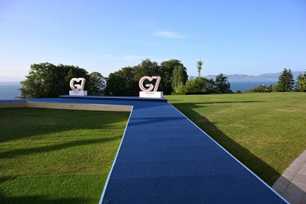 G7 Summit - Welcoming Ceremony By President Macron And Wife General view of the location and illustration of the official welcoming ceremony during G7 Summit at the Hotel Royal in Evian-les-Bains, France on June 15, 2026. A G7 summit is set to take place June 15 to 17 in the French town of Evian-les-Bains near Switzerland and it will be attended by country leaders as well as the EU s foreign policy chief and ministers from Brazil, Canada, the United Arab Emirates and Turkey. Photo by Ammar Abd Rabbo ABACAPRESS.COM Evian-les-Bains France  Copyright: xAbdxRabboxAmmar ABACAx