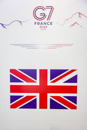 June 15, 2026, Evian-Les-Bains, France, European Union: A United Kingdom country marker is seen beneath G7 France Evian 2026 branding during the G7 summit in Evian-les-Bains. Evian-Les-Bains European Union - ZUMAo116 20260615_znp_o116_042 Copyright: xBiancaxOterox