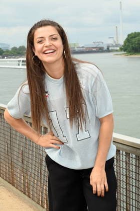 Schauspielerin Altine Emini ( spielt Teamassistentin Sam Leka ) bei der Vorstellung der neuen Schauspieler in der ARD Serie WaPo Duisburg *** Actress Altine Emini plays team assistant Sam Leka in the introduction of the new cast members in the ARD series WaPo Duisburg,detected_source_language