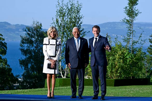 France s President Emmanuel Macron (R), his wife Brigitte Macron (L) greets European Council President Antonio Costa during the official greeting as part of the G7 summit, in Evian, eastern France, on June 15, 2026. A G7 summit is set to take place June 15 to 17 in the French town of Evian-les-Bains near Switzerland and it will be attended by country leaders as well as the EU s foreign policy chief and ministers from Brazil, Canada, the United Arab Emirates and Turkey.  FRN2026061505 EuropeanxUnion