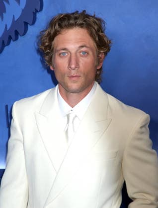 FX s The Bear Final Family Meal Event Jeremy Allen White attending FX s The Bear Final Family Meal Event held at Nine Orchard on June 15, 2026 in New York City, NY New York City Nine Orchard NY USA Copyright: xStevenxBergman AFF-USA.COMx