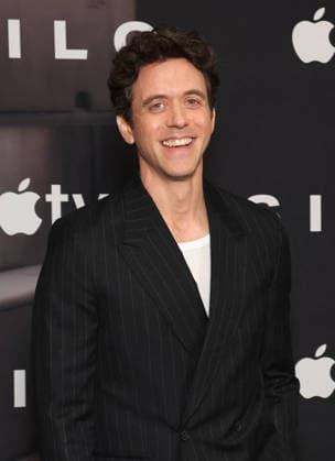 Apple TV s Silo Season 3 Photocall - Paris Ashley Zukerman, At The Apple TV s Silo Season 3 Photo Call At The Four Seasons Hotel Los Angeles at Beverly Hills In Los Angeles CA, USA on June 15 , 2026. Photo by Fati S ABACAPRESS.COM Los Angeles CA United States  Copyright: xFatixSadou ABACAPRESS.COMx