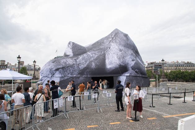 JR s trompe-l oeil Installation La Caverne Opening - Paris Opening of his trompe-l oeil installation La Caverne on the Pont-Neuf bridge in Paris, France on June 15, 2026. Photo by Lionel Urman ABACAPRESS.COM Paris France  Copyright: xUrmanxLionel ABACAx