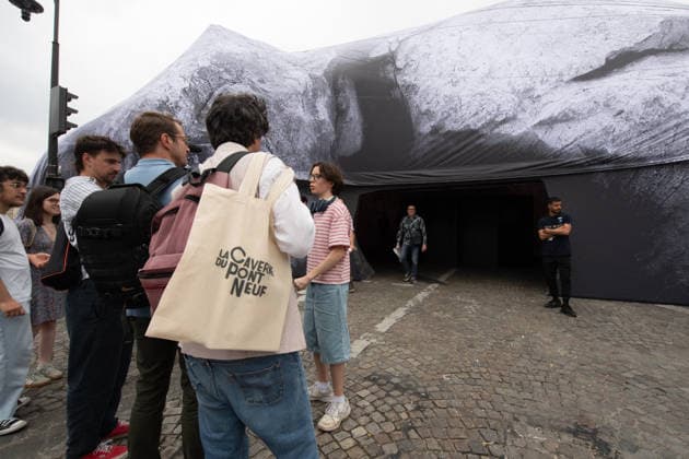 JR s trompe-l oeil Installation La Caverne Opening - Paris Opening of his trompe-l oeil installation La Caverne on the Pont-Neuf bridge in Paris, France on June 15, 2026. Photo by Lionel Urman ABACAPRESS.COM Paris France  Copyright: xUrmanxLionel ABACAx