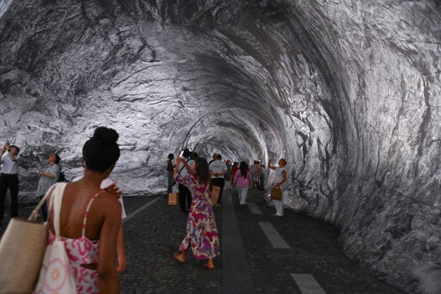 JR s trompe-l oeil Installation La Caverne Opening - Paris Opening of his trompe-l oeil installation La Caverne on the Pont-Neuf bridge in Paris, France on June 15, 2026. Photo by Lionel Urman ABACAPRESS.COM Paris France  Copyright: xUrmanxLionel ABACAx