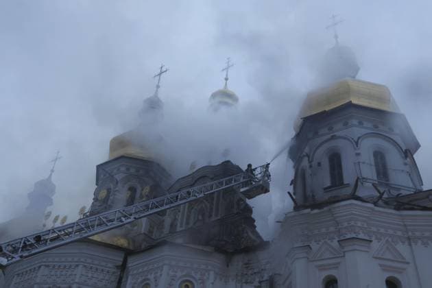 Scene in Ukraine Smoke rises at the Pechersk Lavra monastery in Kyiv on June 15, 2026, following Russian attacks.  A14AA0005618936P