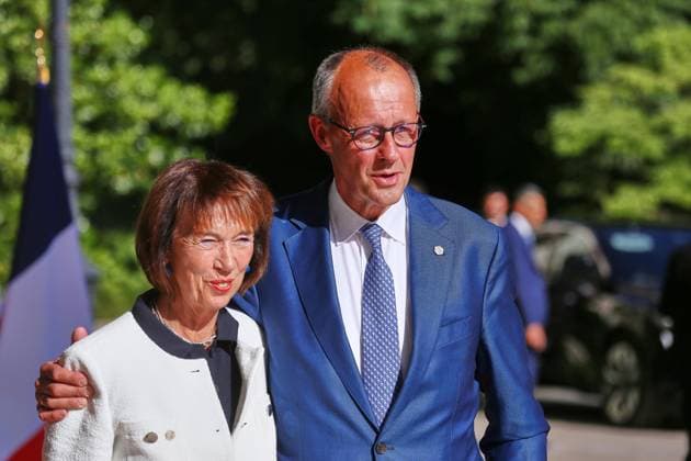 Évian-les-Bains, Frankreich, 15.06.2026: G7-Gipfel: Charlotte Merz und Bundeskanzler Friedrich Merz (CDU) kommen an *** Évian-les-Bains, France, June 15, 2026 G7 Summit Copyright: xdtsxNachrichtenagenturx dts_123121