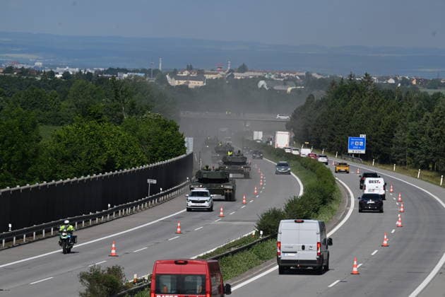 The first military exercise involving the movement of nine Leopard 2A4 tanks and one recovery vehicle along the D35 motorway from the base in Praslavice toward the Velky Ujezd exit took place in Olomouc Region, Czech Republic, on June 16, 2026. (CTKxPhoto LudekxPerina) CTKPhotoP2026061602737  CTKPhotoP2026061602737