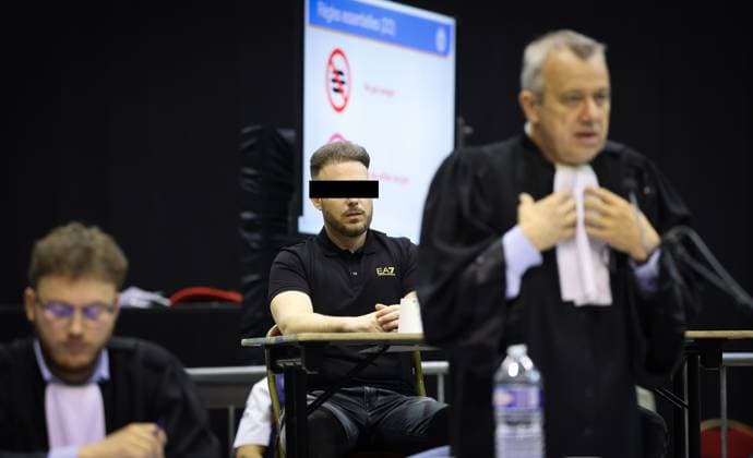 Lawyer Killian Vanderper defending P. Falzone, , The accused Paolo Falzone and Lawyer Frank Discepoli, defending P. Falzone pictured during the session to debate the sentence at the trial of P. and A. Falzone, at the assize court of Hainaut Province, in Mons, on Tuesday 16 June 2026. The trial of the two men concerns the 2022 tragedy in Strepy-Bracquegnies, where a car plowed into a carnival parade around 5:00. Six people died at the scene, and a seventh months later in the hospital. P. Falzone was found guilty for seven murders and 79 attempted murders. A. Falzone was found guilty of 59 failure to assist a person in danger.  VIRGINIExLEFOUR 177839424