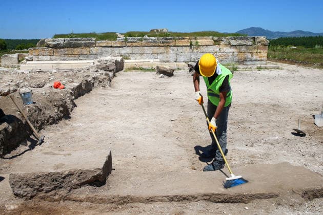 Archaeological excavations shed light on priests section at Blaundos Ancient City of Turkiye USAK, TURKIYE - JUNE 16: A view of ongoing archaeological excavations at the North Temple of the ancient city of Blaundos in Usak, Turkiye, on June 16, 2026. Excavation teams are working to uncover a restricted section believed to have been reserved for priests and closed to civilian use. Known as a garrison city where Macedonian soldiers were settled during Alexander the Great s Anatolian campaign, Blaundos Ancient City continues to preserve its natural fortress-like appearance. Excavation works conducted by the Usak Museum Directorate since 2018 remain underway. Mehmet Çalik Anadolu Usak Turkey. Editorial use only. Please get in touch for any  Copyright: x2026xAnadoluxMehmetxÃ‡alÄ±kx