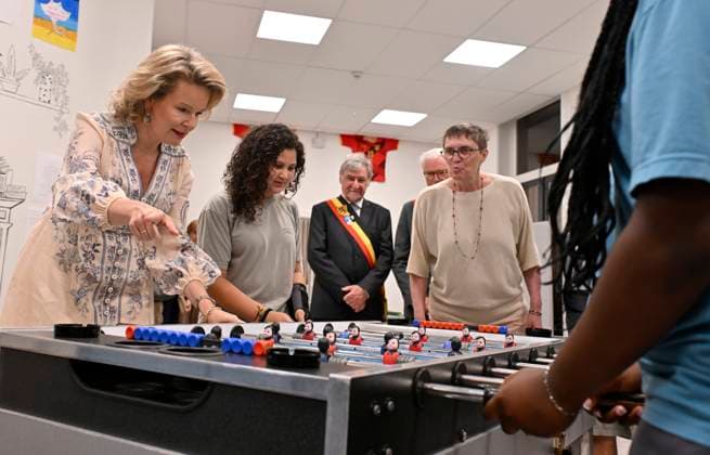 The Queen Visits The Zeepreventorium In De Haan DE HAAN, BELGIUM - JUNE 16 : Queen Mathilde visits the Zeepreventorium in De Haan. This pediatric rehabilitation center, which is celebrating its 100th anniversary this year, specializes in caring for children and adolescents with chronic conditions such as mucoviscidoses and obesity. It offers both outpatient and residential programs based on a multidisciplinary approach that includes medical care, psychosocial support, dietary guidance, and education. The Zeepreventorium is located by the sea and features two new studios for.During her visit, the Queen will focus in particular on conditions that are becoming increasingly common among young people and that require a multidisciplinary approa  Copyright: xBertxVanxDenxBrouckex