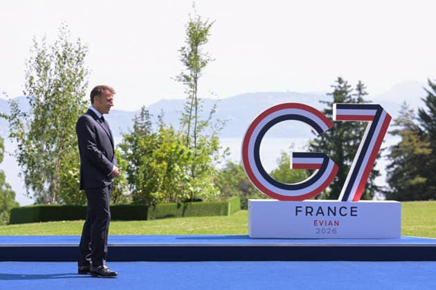 G7 Summit - Macron Welcomes El-Sisi France s President Emmanuel Macron greets Egypt s President Abdel Fattah El-Sisi for the official greeting ahead of a work lunch as part of the G7 summit, in Evian, eastern France, on June 16, 2026. A G7 summit is set to take place June 15 to 17 in the French town of Evian-les-Bains near Switzerland and it will be attended by country leaders as well as the EU s foreign policy chief and ministers from Brazil, Canada, the United Arab Emirates and Turkey. Photo by Ammar Abd Rabbo ABACAPRESS.COM Evian France  Copyright: xAbdxRabboxAmmar ABACAx