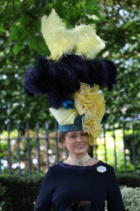 . 16 06 2026. Ascot , United Kingdom. Racegoers arriving for the opening day of Royal Ascot, United Kingdom.  xStephenxLockx xi-Imagesx IIM-26833-0030