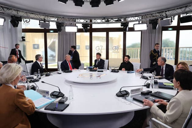 G7 Summit - Meeting With President Zelensky Keir Starmer, Prime Minister of the United Kingdom, US President Donald Trump, French President Emmanuel Macron, Ukrainian President Volodymyr Zelensky, Canadian Prime Minister Mark Carney, Italian Prime Minister Giorgia Meloni, and Japanese Prime Minister Sanae Takaichi during a meeting with Ukrainian President Volodymyr Zelensky during the G7 summit in Evian, France on June 16, 2026. Photo by Dominique Jacovides Pool ABACAPRESS.COM Evian France  Copyright: xJacovidesxDominique Pool ABACAx