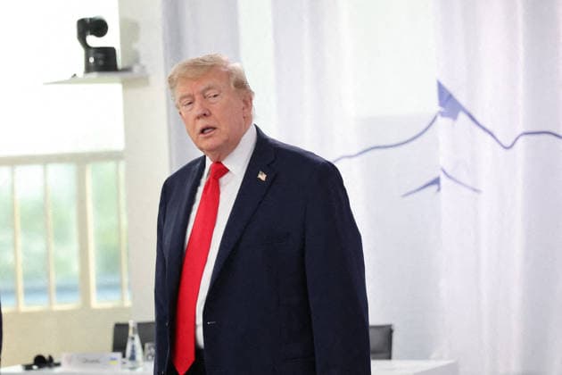 G7 Summit - Meeting With President Zelensky US President Donald Trump during a meeting with Ukrainian President Volodymyr Zelensky during the G7 summit in Evian, France on June 16, 2026. Photo by Dominique Jacovides Pool ABACAPRESS.COM Evian France  Copyright: xJacovidesxDominique Pool ABACAx