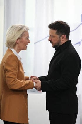 G7 Summit - Meeting With President Zelensky Ukrainian President Volodymyr Zelensky meets with European Commission President Ursula von der Leyen during a meeting with the President of Ukraine at the G7 summit in Evian, France on June 16, 2026. Photo by Dominique Jacovides Bestimage ABACAPRESS.COM Evian France  Copyright: xJacovidesxDominique Pool ABACAx