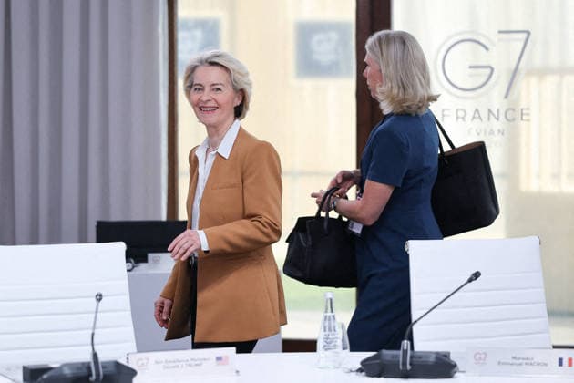 G7 Summit - Meeting With President Zelensky Ursula von der Leyen, President of the European Commission, meets with the President of Ukraine during the G7 summit in Evian, France on June 16, 2026. Photo by Dominique Jacovides Bestimage ABACAPRESS.COM Evian France  Copyright: xJacovidesxDominique Pool ABACAx