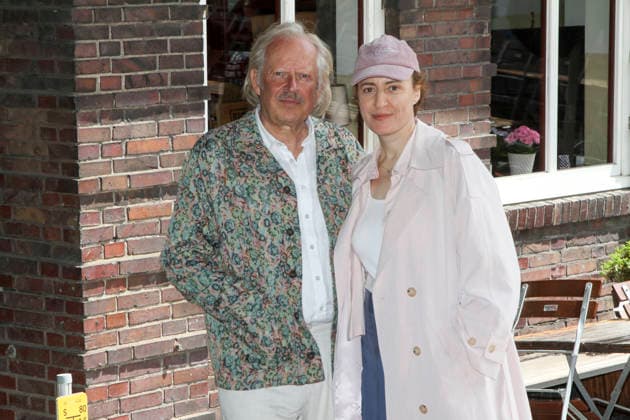 ABB MILBERG - Axel Milberg als Gastrokritiker mit Maren Eggert Sternekoechin beim NDR Set Szene Fototermin zum TV Film AT Risotto brutale Drehort Oberhafenkantine in Hamburg am 16.06.2026 Hamburg Deutschland *** ABB MILBERG Axel Milberg as a food critic with Maren Eggert, a Michelin-starred chef, at the NDR set for a photo shoot for the TV movie AT Risotto Brutale at the Oberhafenkantine in Hamburg on June 16, 2026, Hamburg, Germany,detected_source_language
