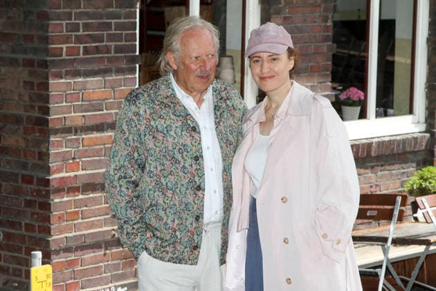 ABB MILBERG - Axel Milberg als Gastrokritiker mit Maren Eggert Sternekoechin beim NDR Set Szene Fototermin zum TV Film AT Risotto brutale Drehort Oberhafenkantine in Hamburg am 16.06.2026 Hamburg Deutschland *** ABB MILBERG Axel Milberg as a food critic with Maren Eggert, a Michelin-starred chef, at the NDR set for a photo shoot for the TV movie AT Risotto Brutale at the Oberhafenkantine in Hamburg on June 16, 2026, Hamburg, Germany,detected_source_language