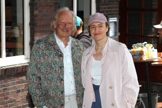 Axel Milberg und Maren Eggert beim Fototermin am Rande der Dreharbeiten zum ARD Film Risotto brutale ibei der Oberhafenkantine am 16.06.2026 in Hamburg Am Set vom ARD Film Risotto brutale mit Axel Milberg und Maren Eggert in Hamburg *** Axel Milberg and Maren Eggert at a photo shoot on the sidelines of the filming of the ARD movie Risotto brutale at the Oberhafenkantine on June 16, 2026, in Hamburg On the set of the ARD movie Risotto brutale with Axel Milberg and Maren Eggert in Hamburg,detected_source_language 