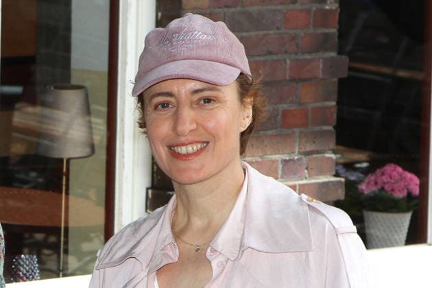 Maren Eggert beim Fototermin am Rande der Dreharbeiten zum ARD Film Risotto brutale am 16.06.2026 in Hamburg Am Set vom ARD Film Risotto brutale mit Axel Milberg und Maren Eggert in Hamburg *** Maren Eggert at a photo shoot during the filming of the ARD movie Risotto brutale on June 16, 2026, in Hamburg On the set of the ARD movie Risotto brutale with Axel Milberg and Maren Eggert in Hamburg,detected_source_language 