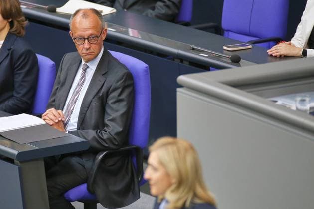 Berlin, Deutschland, 12.06.2026: Deutscher Bundestag: 84. Bundestagssitzung: Bundeskanzler Friedrich Merz (CDU) und Bundesministerin für Gesundheit Nina Warken (CDU) *** Berlin, Germany, June 12, 2026 German Bundestag 84th Session of the Bundestag Federal Chancellor Friedrich Merz (CDU) and Federal Minister of Health Nina Warken (CDU),detected_source_language Copyright: xdtsxNachrichtenagenturx dts_123315