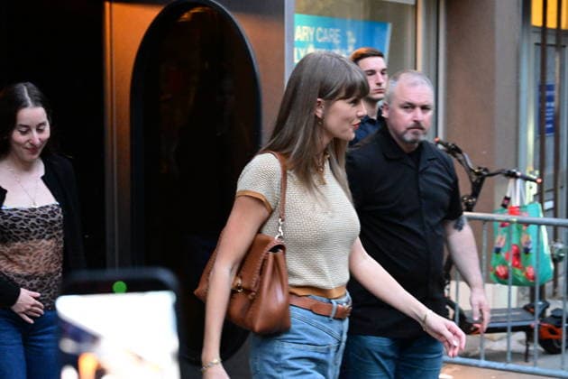 Taylor Swift Departs Electric Lady Studios in Greenwich Village American singer-songwriter Taylor Swift walks out of Electric Lady Studios in Greenwich Village in New York, New York on Tuesday, June 16, 2026. Photo by Kyle Mazza CNP ABACAPRESS.COM New York New York United States  Copyright: xCNP ABACAx