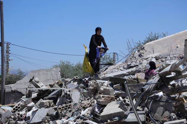 Aftermath of Israeli attacks visible in Lebanon s Sahmar following U.S.-Iran deal SAHMAR, LEBANON - JUNE 16: Residents inspect damage to a Husseiniya and nearby civilian buildings in the town of Sahmar in Lebanon s Bekaa Valley on June 16, 2026. The destruction caused by Israeli strikes is seen following the agreement reached between the United States and Iran, as residents return to the area. Ramiz Dallah Anadolu Sahmar Lebanon. Editorial use only. Please get in touch for any other usage.  Copyright: x2026xAnadoluxRamizxDallahx