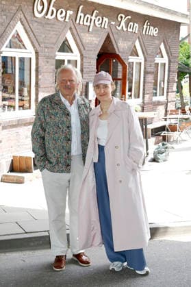 Film, Risoto bruale Fototermin in Hamburg Axel Milberg und Maren Eggert beim Fototermin am Set vom NDR-Film Risotto brutale (AT) in der Oberhafen-Kantine. Hambnrg, 16.06.2026 *** Axel Milberg and Maren Eggert at a photo shoot on the set of the NDR film Risotto brutale at the Oberhafen Kantine in Hamburg, June 16, 2026,detected_source_language Foto:xC.xTamckex xFuturexImagex risotto_6611