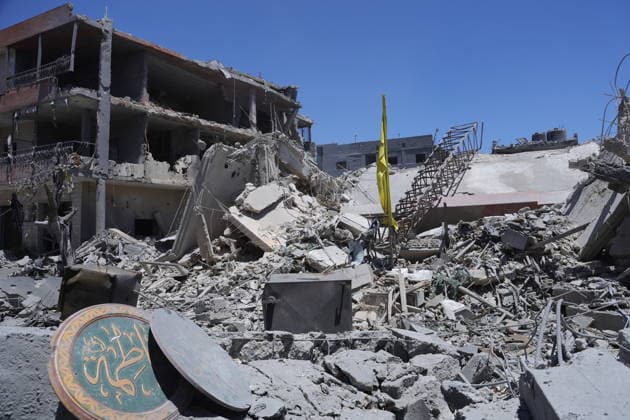 Aftermath of Israeli attacks visible in Lebanon s Sahmar following U.S.-Iran deal BEKAA VALLEY, LEBANON - JUNE 16: A view of destruction caused by an Israeli strike in the town of Sahmar in Lebanon s Bekaa Valley on June 16, 2026. Damage to buildings is seen following the agreement reached between the United States and Iran. Ramiz Dallah Anadolu Sahmar Lebanon. Editorial use only. Please get in touch for any other usage.  Copyright: x2026xAnadoluxRamizxDallahx
