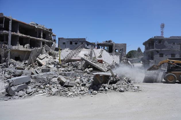 Aftermath of Israeli attacks visible in Lebanon s Sahmar following U.S.-Iran deal BEKAA VALLEY, LEBANON - JUNE 16: A view of destruction caused by an Israeli strike in the town of Sahmar in Lebanon s Bekaa Valley on June 16, 2026. Damage to buildings is seen following the agreement reached between the United States and Iran. Ramiz Dallah Anadolu Sahmar Lebanon. Editorial use only. Please get in touch for any other usage.  Copyright: x2026xAnadoluxRamizxDallahx
