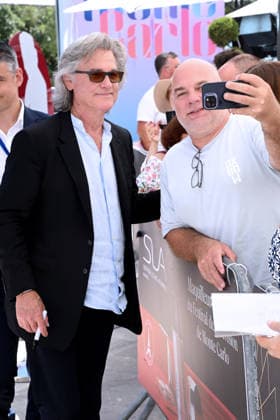 IPA85748670 - Monte Carlo, 65th Monte Carlo Television Festival - Kurt Russell with fans - Kurt Russell  Copyright: xAlbertoxTerenghix xAlbertoxTerenghix 85748670