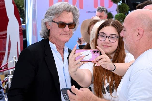 IPA85748666 - Monte Carlo, 65th Monte Carlo Television Festival - Kurt Russell with fans - Kurt Russell  Copyright: xAlbertoxTerenghix xAlbertoxTerenghix 85748666