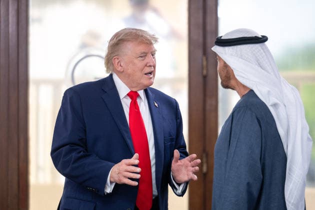 U.S. President Donald Trump greets UAE President Sheikh Mohamed bin Zayed al Nahyan (MBZ) during a working lunch as part of the G7 summit in Evian, eastern France, on June 16, 2026. A G7 summit is scheduled to take place June 15–17 in the French town of Évian-les-Bains near Switzerland, and it will be attended by national leaders as well as the EU’s foreign policy chief and ministers from Brazil, Canada, the United Arab Emirates, and Turkey. Ammar Abd Rabbo Pool Bestimage Évian-les-Bains, France,detected_source_language  Copyright: xAmmarxAbdxRabbo Pool BestimagexAmmarxAbdxRabbo Pool Bestimagex