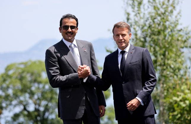 G7 Summit - Macron Welcomes Emir of Qatar French President Emmanuel Macron hosts Qatari Emir Cheikh Tamim ben Hamad al-Thani for an official meeting before a working lunch during the G7 summit in Evian-les-Bains, France on June 16, 2026, as the summit takes place from June 15 to 17. Photo by Dominique Jacovides Pool ABACAPRESS.COM Evian France  Copyright: xJacovidesxDominique Pool ABACAx