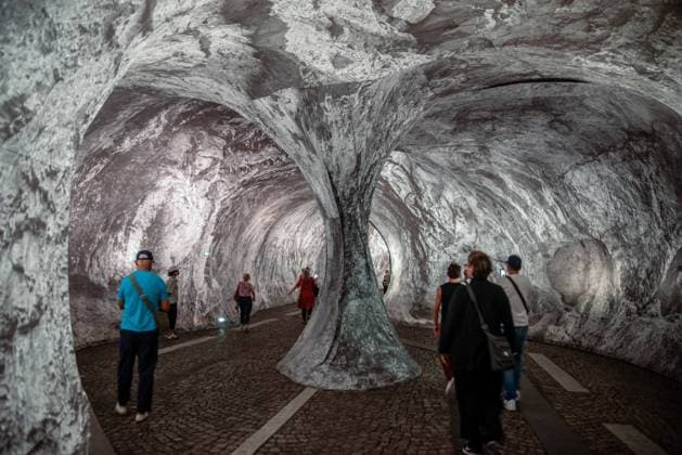 JR s trompe-l oeil Installation La Caverne Opening - Paris The opening of the Caverne du Pont Neuf, an immersive art installation that was initially scheduled to open on June 6 but was postponed due to a tear in the canvas caused by a storm, in Paris, France on June 15, 2024. Photo by Denis Prezat ABACAPRESS.COM Paris Ile-de-France France  Copyright: xPrezatxDenis ABACAx