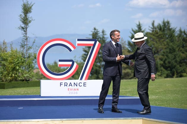G7 Summit - Macron Welcomes Luiz Inacio Lula da Silva France s President Emmanuel Macron welcomes Luiz Inácio Lula da Silva President of the Federative Republic of Brazil for the official greeting ahead of a work lunch as part of the G7 summit, in Evian, eastern France, on June 16, 2026. A G7 summit is set to take place June 15 to 17 in the French town of Evian-les-Bains near Switzerland and it will be attended by country leaders as well as the EU s foreign policy chief and ministers from Brazil, Canada, the United Arab Emirates and Turkey. Photo by Ammar Abd Rabbo ABACAPRESS.COM Evian-les-Bains France  Copyright: xAbdxRabboxAmmar ABACAx