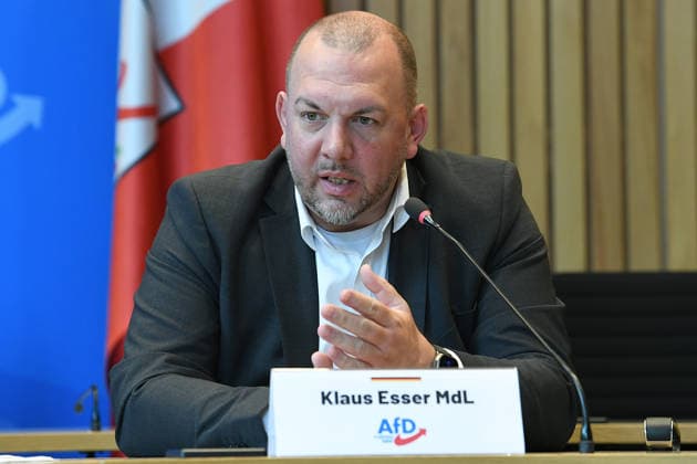 Pressekonferenz der AfD-Fraktion NRW am 16.06.2026 im Landtag in Düsseldorf Klaus Esser ( Fraktionsmitglied AfD NRW ) *** Press conference of the AfD parliamentary group in North Rhine-Westphalia on June 16, 2026, at the state parliament in Düsseldorf; Klaus Esser, member of the AfD parliamentary group in North Rhine-Westphalia,detected_source_language xRx